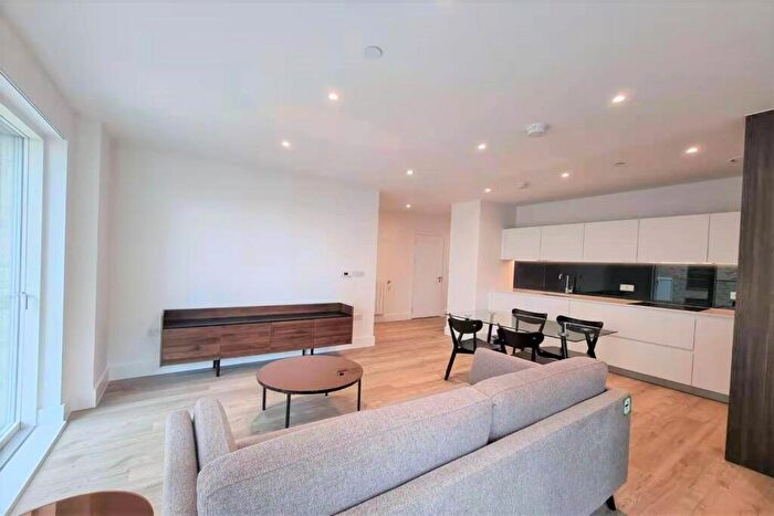 2 Bedroom Apartment To Rent In Cobham House, SE3