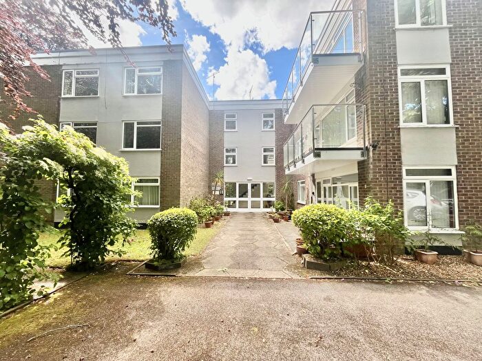 2 Bedroom Flat To Rent In Dorset Court, Bournemouth, BH4