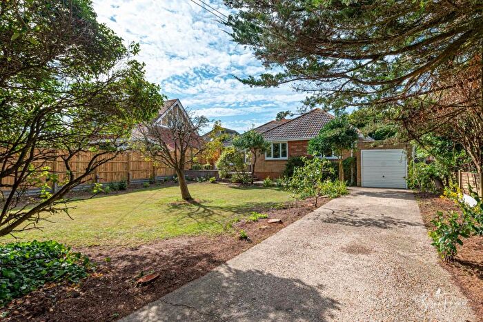 3 Bedroom Detached Bungalow For Sale In Bay Road, Freshwater, PO40