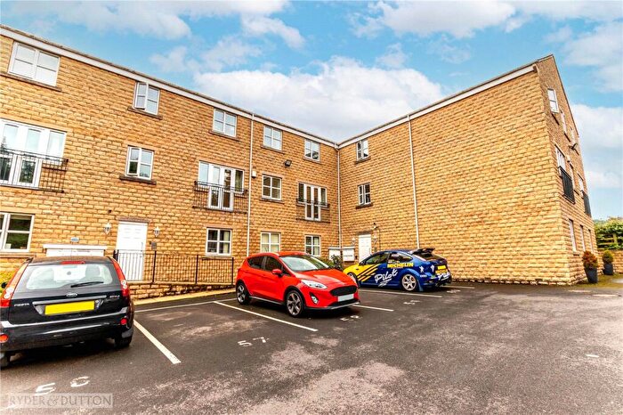 2 Bedroom Apartment To Rent In Croft Court, Mount Lane, Rastrick, Brighouse, HD6