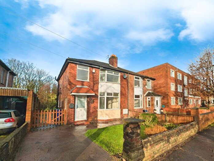 3 Bedroom Semi-Detached House To Rent In Parrs Wood Road, Manchester, Greater Manchester, M20