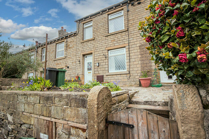 2 Bedroom Terraced House To Rent In Taylor Hill Road, Huddersfield, HD4