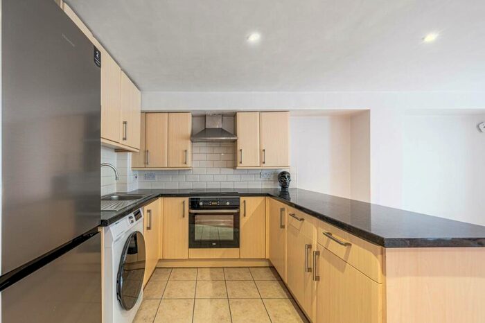 1 Bedroom Flat To Rent In High Street Barnet, Barnet, EN5