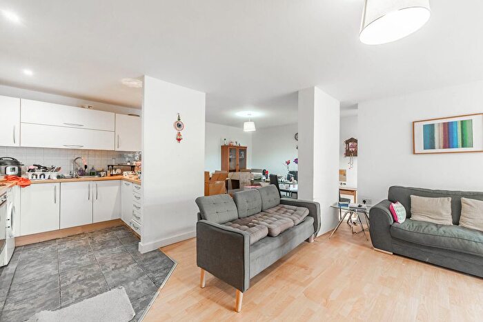 2 Bedroom Flat To Rent In Headstone Road, Harrow, HA1