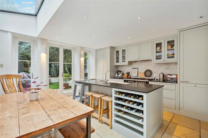 4 Bedroom Terraced House To Rent In Ingersoll Road, London, W12