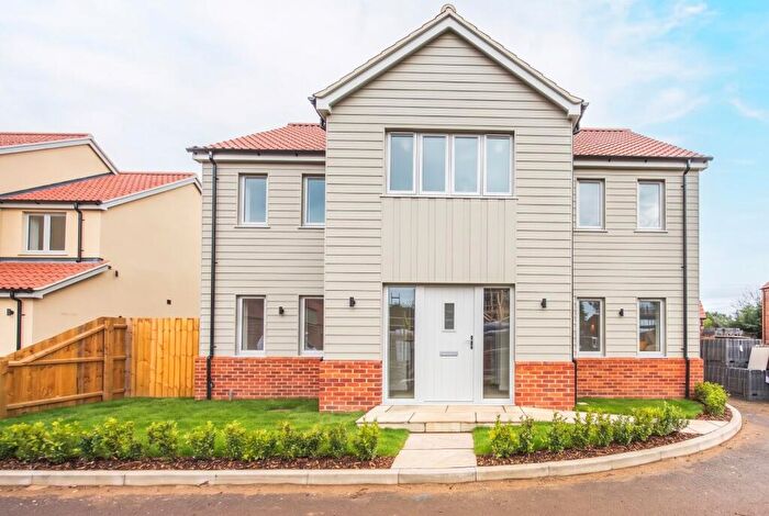 4 Bedroom Detached House For Sale In Flexible Living In A Charming Village Location - Pott Row, PE32