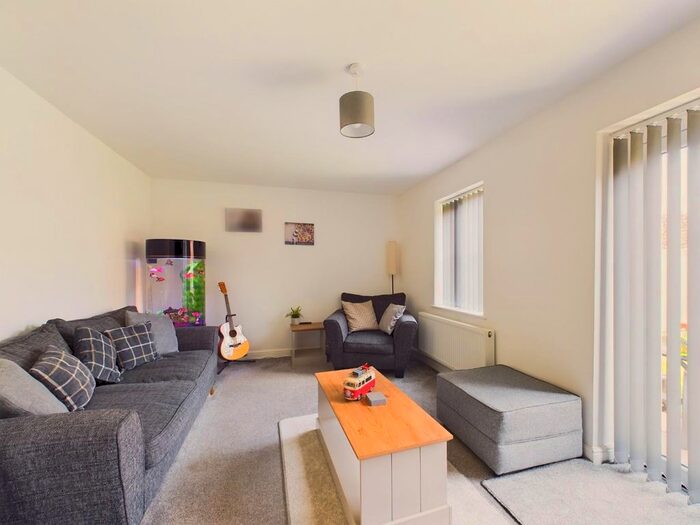 4 Bedroom End Of Terrace House For Sale In Spring Lane, Shelfield