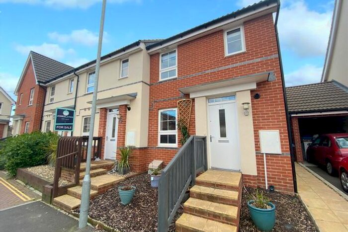 2 Bedroom Property To Rent In Quicksilver Street, Worthing, BN13