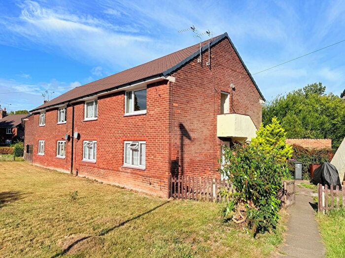 2 Bedroom Flat To Rent In Masefield Crescent, Burton-On-Trent, DE14