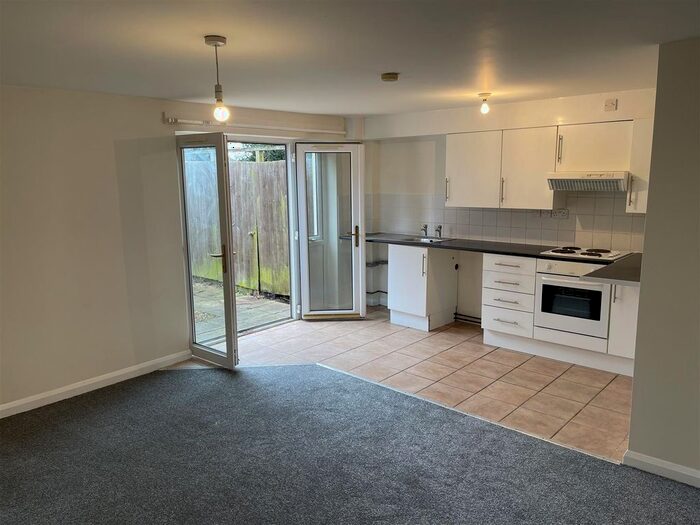 3 Bedroom Flat To Rent In Vicarage Street, Earl Shilton, Leicester, LE9