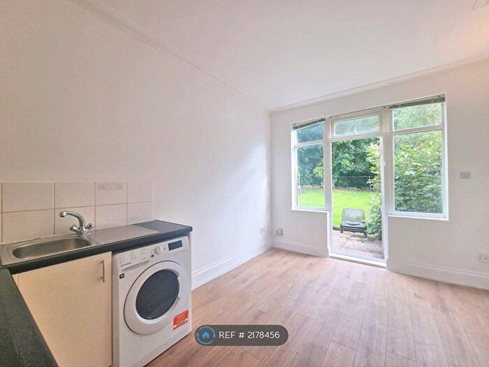 1 Bedroom Flat To Rent In Fordhouse Lane, Birmingham, B30