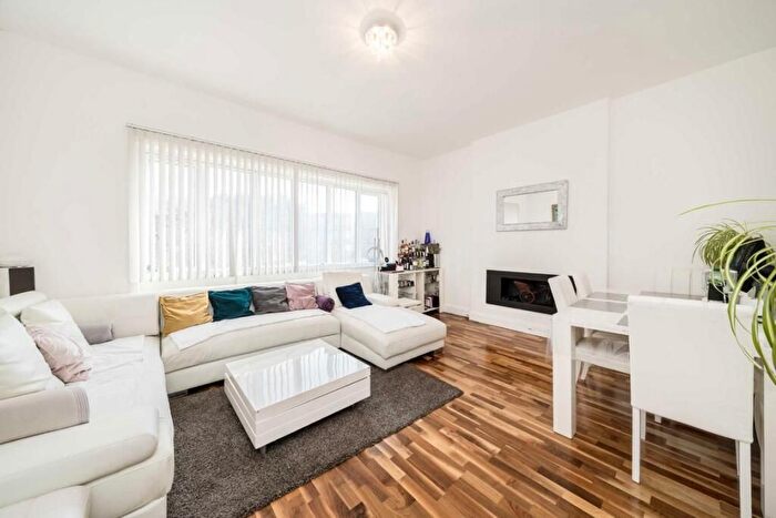 2 Bedroom Flat To Rent In Finchley Road, Hampstead, NW3