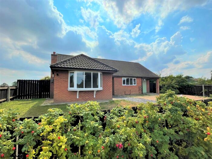 3 Bedroom Detached Bungalow For Sale In High Street, Glentham, LN8