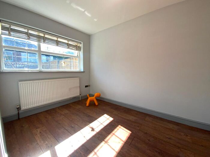 2 Bedroom Detached Bungalow To Rent In Micklefield Road, High Wycombe, HP13
