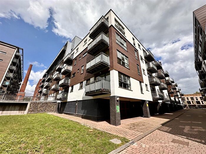 2 Bedroom Flat To Rent In Advent, Isaac Way, M4