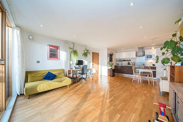 1 Bedroom Flat For Sale In Lea Bridge Road, London, E5