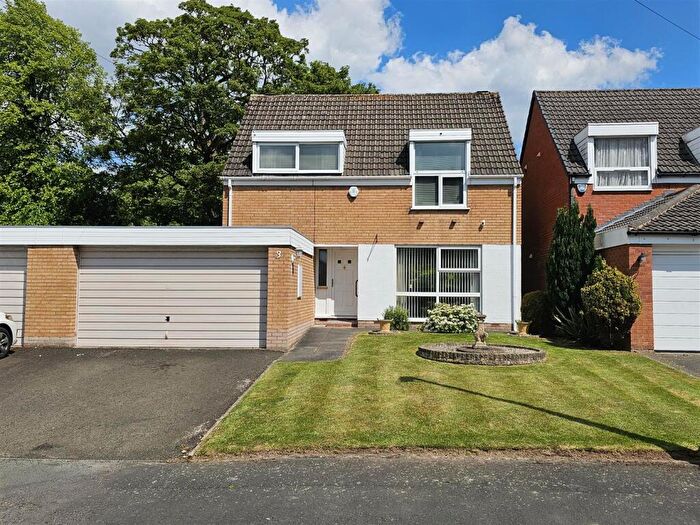 4 Bedroom Detached House For Sale In Woodthorpe Drive, Pedmore, Stourbridge, DY9