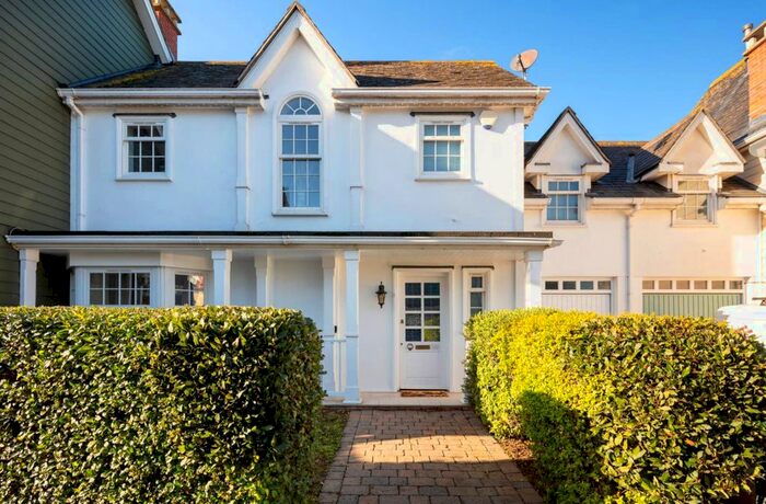 3 Bedroom Flat To Rent In Burnell Gate, Springfield, Chelmsford, CM1