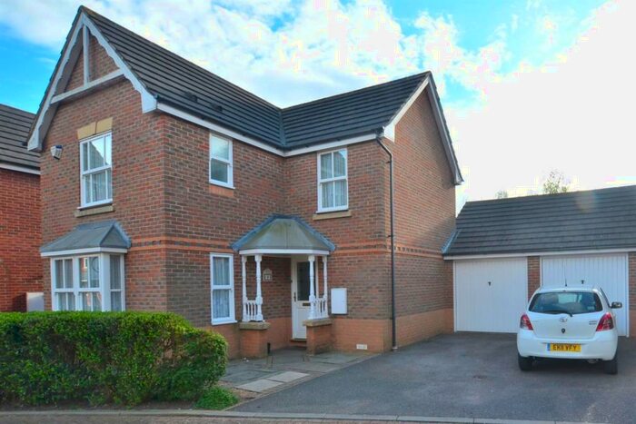 3 Bedroom House To Rent In Boleyn Close, Loughton, IG10