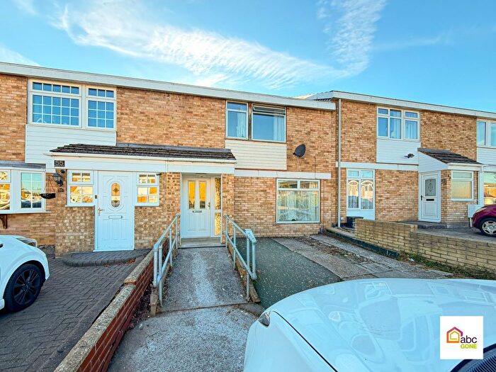3 Bedroom Terraced House To Rent In Ballards Walk, Basildon, SS15
