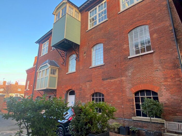 1 Bedroom Flat To Rent In Court Street, Faversham ME13