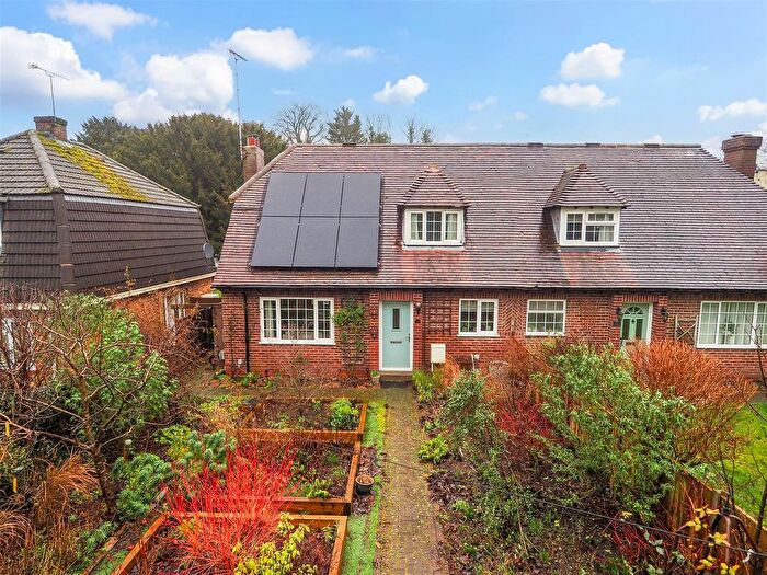 2 Bedroom Semi Detached House For Sale In Heath Vale, Andover, SP10