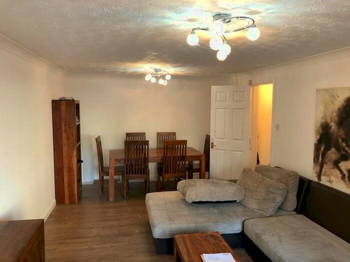 2 Bedroom Flat To Rent In Easter Dalry Road, Edinburgh, EH11