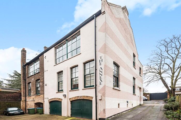 2 Bedroom Flat To Rent In Bennett Park Blackheath, SE3