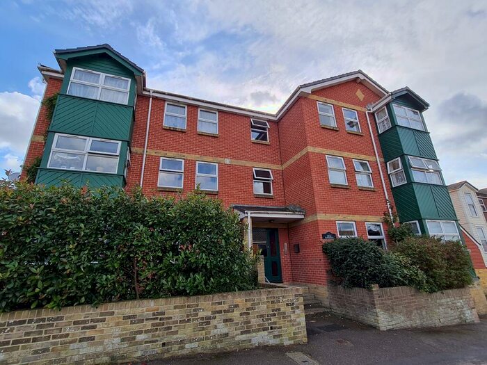 2 Bedroom Apartment To Rent In Ryde, PO33