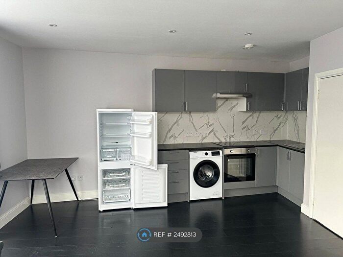 1 Bedroom Flat To Rent In High Street, Barnet, EN5