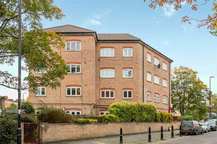 2 Bedroom Apartment To Rent In Chesil Court, Bonner Road, London, E2