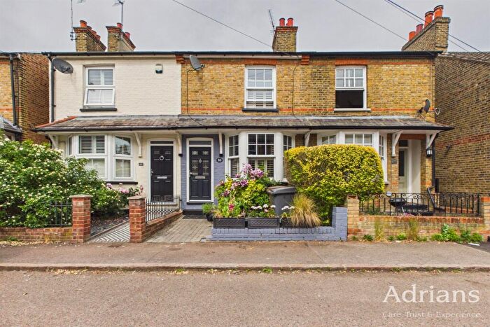 2 Bedroom Cottage For Sale In South Primrose Hill, Chelmsford, CM1