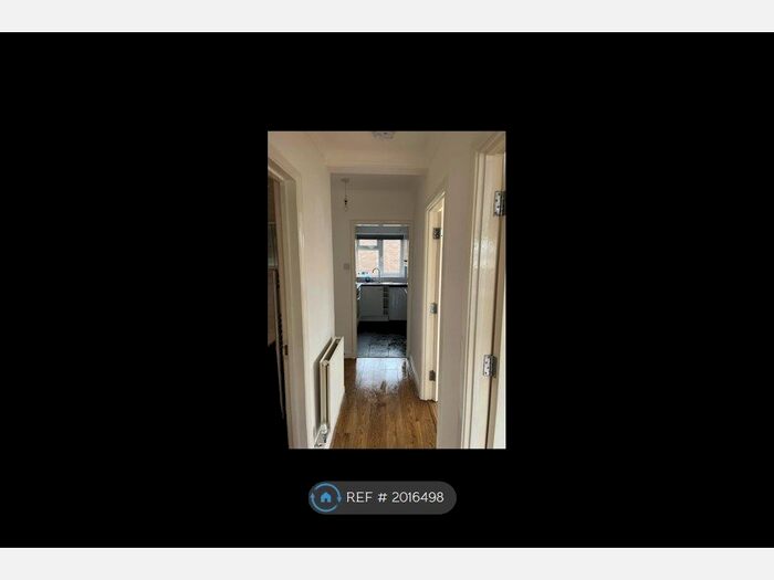 2 Bedroom Flat To Rent In Hutton Road, Shenfield, Brentwood, CM15