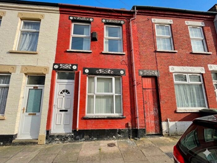 2 Bedroom Terraced House For Sale In Warwick Road West, Luton, Bedfordshire, LU4