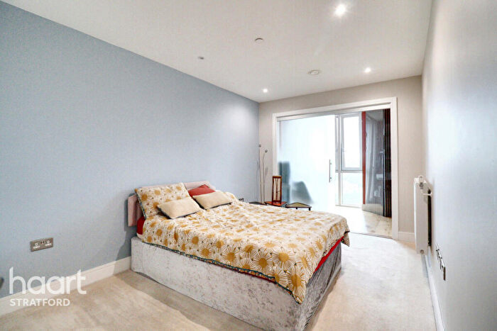 1 Bedroom Apartment For Sale In High Street, Stratford, E15