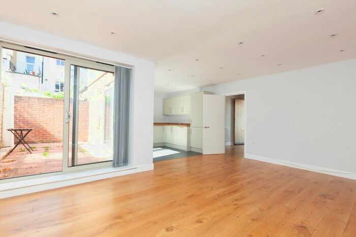 1 Bedroom Mews To Rent In Brownswood Road, London, N4