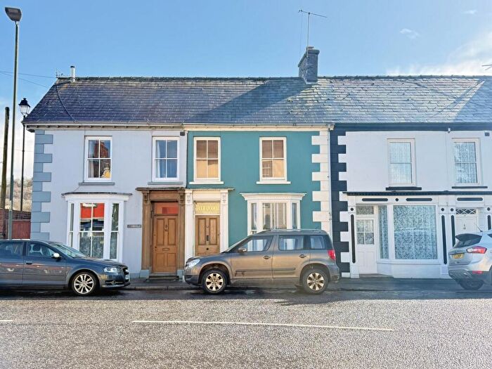 4 Bedroom Terraced House For Sale In Broad Street, Llandovery, Carmarthenshire., SA20