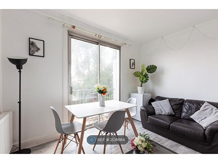 6 Bedroom Semi-Detached House To Rent In Vicars Hill, London, SE13