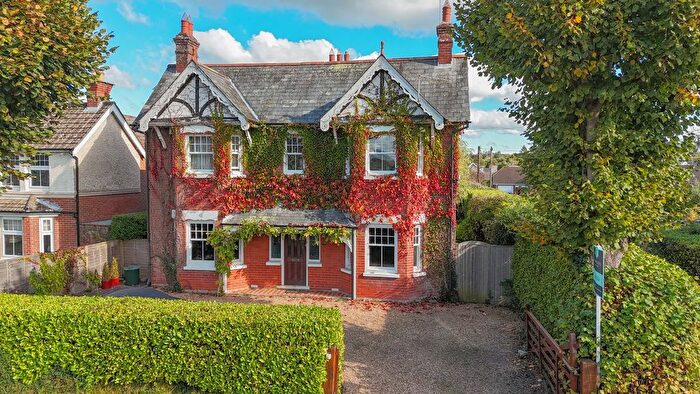 4 Bedroom Detached House For Sale In Broadshard Lane, Ringwood, BH24