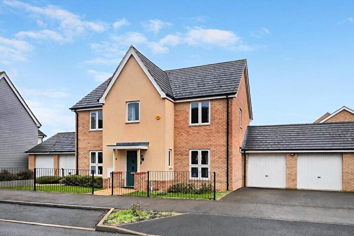 4 Bedroom Detached House For Sale In Angus Way, Whitehouse, Milton Keynes, MK8