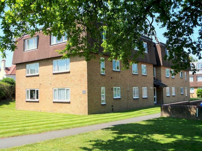 2 Bedroom Flat To Rent In Iona Way, Haywards Heath, RH16