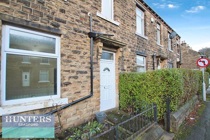 2 Bedroom House To Rent In Southfield Road, Bradford, West Yorkshire, BD5