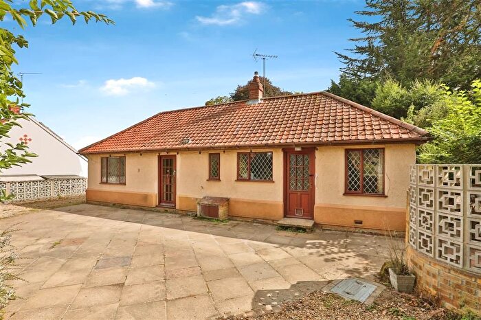 3 Bedroom Detached Bungalow For Sale In Harmer Lane, Norwich, NR4
