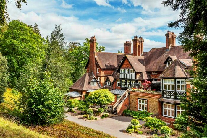 2 Bedroom Apartment To Rent In Bramley, Guildford, GU5