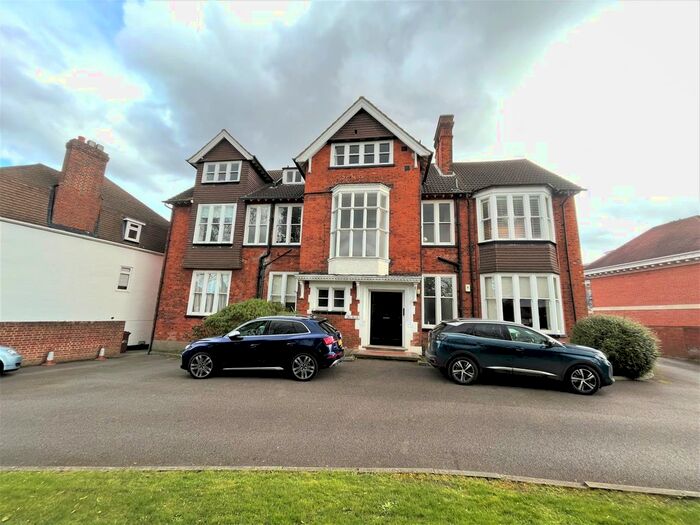 1 Bedroom Flat To Rent In Southend Road, Beckenham, Kent, BR3