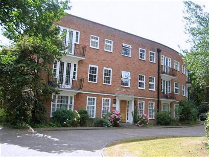 2 Bedroom Flat To Rent In Oxford Court, Ashley Road, KT18