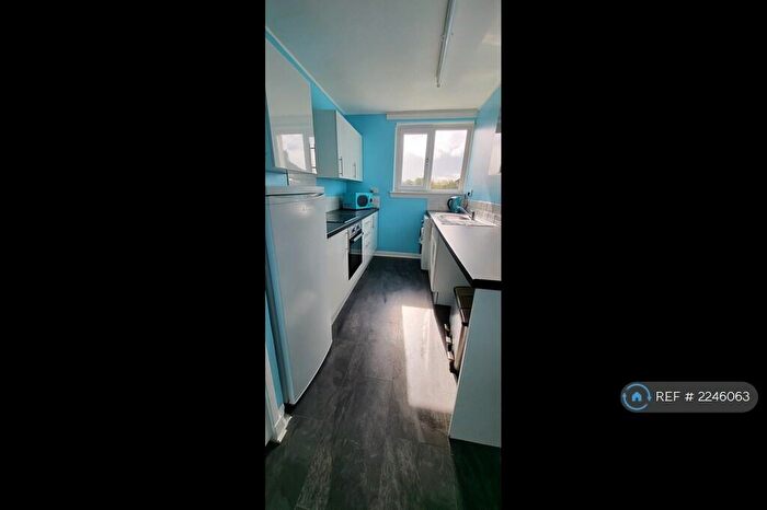 2 Bedroom Flat To Rent In Tollcross Road, Glasgow, G32