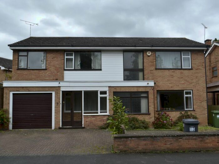 6 Bedroom Detached House To Rent In Oak Tree Close, Leamington Spa, CV32