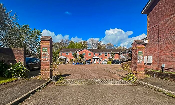 2 Bedroom Apartment To Rent In Wynnstay Close, Leckwith, Cardiff, CF11