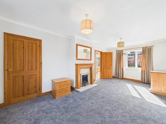 2 Bedroom Detached House To Rent In Baddesley Road, B92